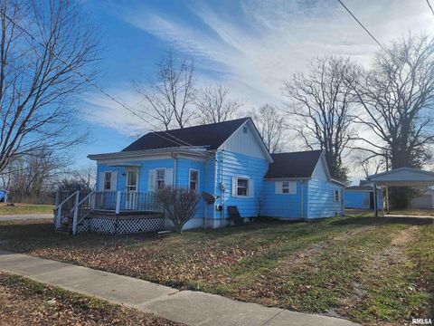 Photo of 412 E KASKASKIA Street, Pinckneyville, IL 62274 (MLS # EB323499)