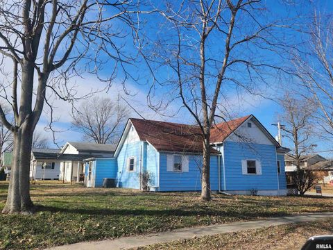 Tiny photo for 412 E KASKASKIA Street, Pinckneyville, IL 62274 (MLS # EB323499)