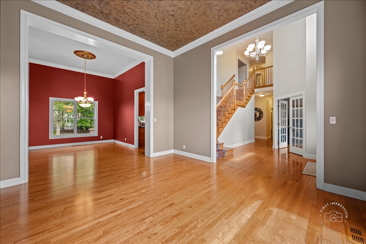 39W470 S Mathewson Lane