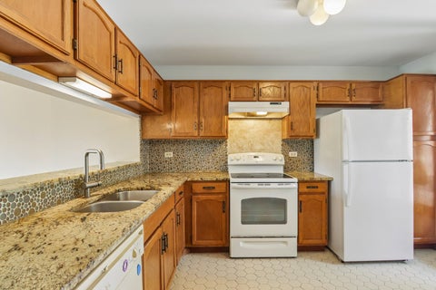 Tiny photo for 373 GOSHAWK Lane, Deerfield, IL 60015 (MLS # 12707192)
