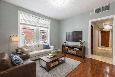 2242 N Western Avenue 1R Chicago IL 60647