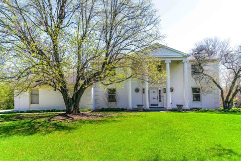 Photo of 37 Forest Hills Road, Lake Bluff, IL 60044 (MLS # 12625492)