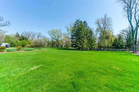 Tiny photo for 37 Forest Hills Road, Lake Bluff, IL 60044 (MLS # 12625492)