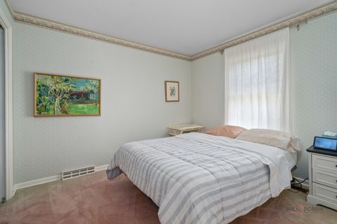 Tiny photo for 37 Forest Hills Road, Lake Bluff, IL 60044 (MLS # 12625492)