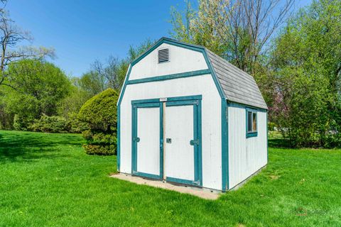 Tiny photo for 37 Forest Hills Road, Lake Bluff, IL 60044 (MLS # 12625492)