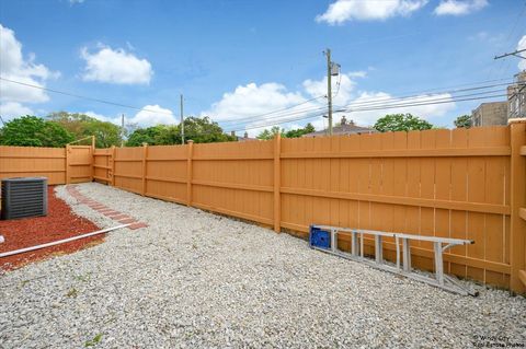Tiny photo for 6227 N Ravenswood Avenue, Chicago, IL 60660 (MLS # 12355981)