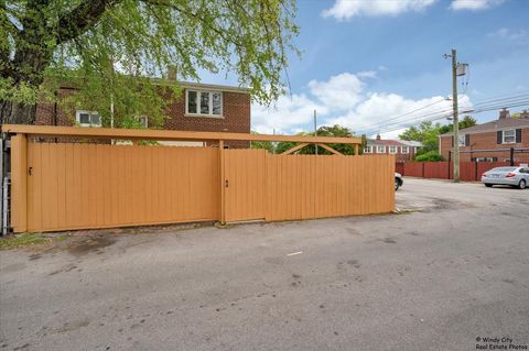 Tiny photo for 6227 N Ravenswood Avenue, Chicago, IL 60660 (MLS # 12355981)