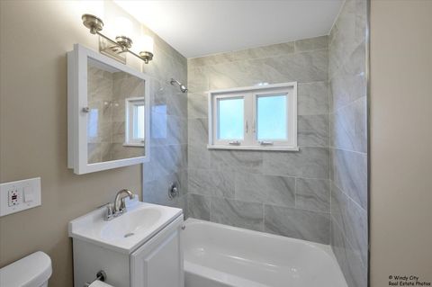 Tiny photo for 6227 N Ravenswood Avenue, Chicago, IL 60660 (MLS # 12355981)
