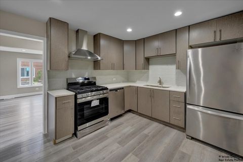 Tiny photo for 6227 N Ravenswood Avenue, Chicago, IL 60660 (MLS # 12355981)