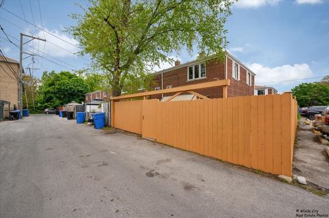 Tiny photo for 6227 N Ravenswood Avenue, Chicago, IL 60660 (MLS # 12355981)