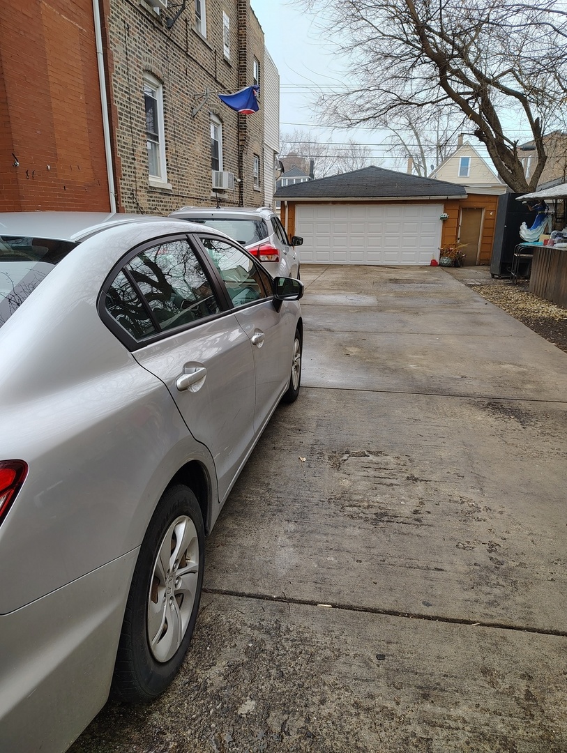 1319 S 51st Court