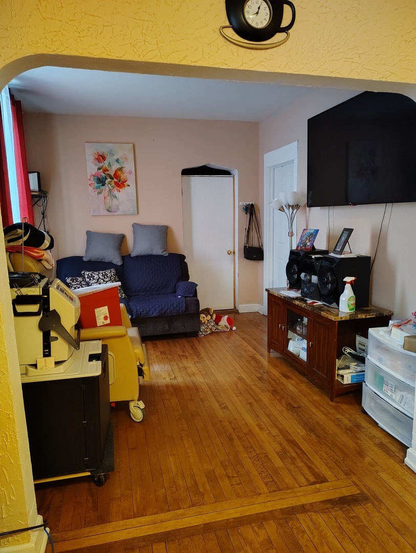 1319 S 51st Court