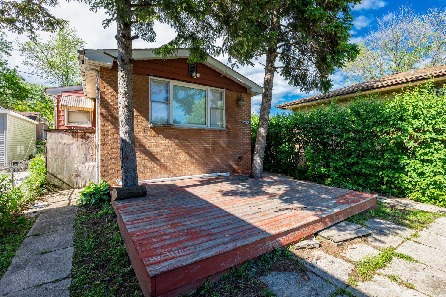 3924 W GREENLEAF Avenue