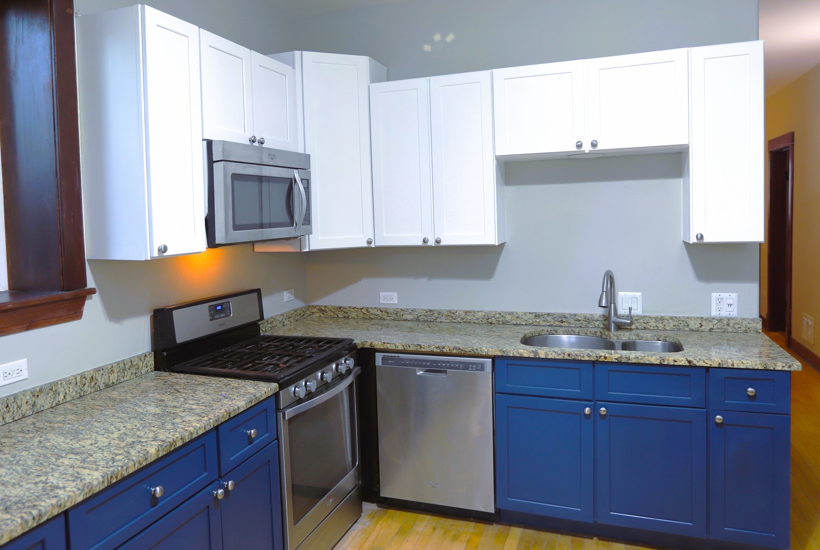 2320 W Armitage Avenue 1