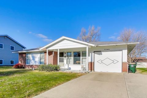 Tiny photo for 218 Greenbriar Street, Elk Grove Village, IL 60007 (MLS # 12523798)