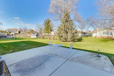 Tiny photo for 218 Greenbriar Street, Elk Grove Village, IL 60007 (MLS # 12523798)