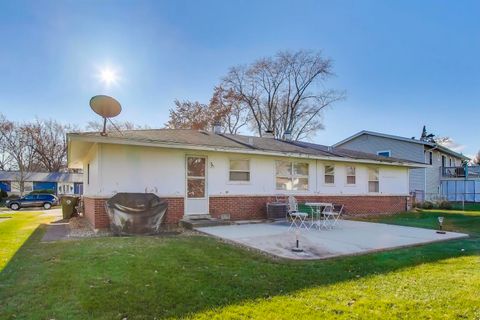 Tiny photo for 218 Greenbriar Street, Elk Grove Village, IL 60007 (MLS # 12523798)