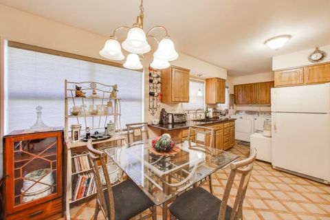 Tiny photo for 218 Greenbriar Street, Elk Grove Village, IL 60007 (MLS # 12523798)