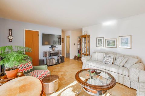 Tiny photo for 218 Greenbriar Street, Elk Grove Village, IL 60007 (MLS # 12523798)