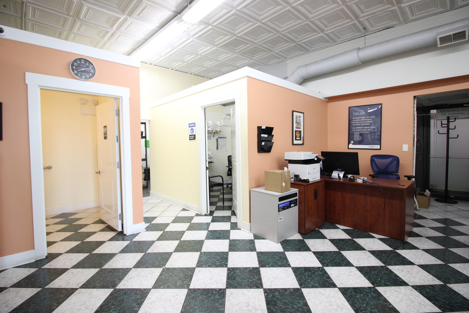 1002 N Western Avenue