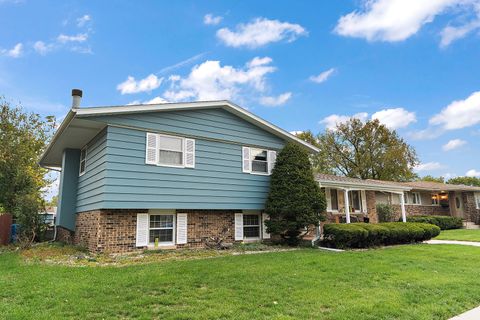 Tiny photo for 2924 192nd Place, Lansing, IL 60438 (MLS # 12613147)