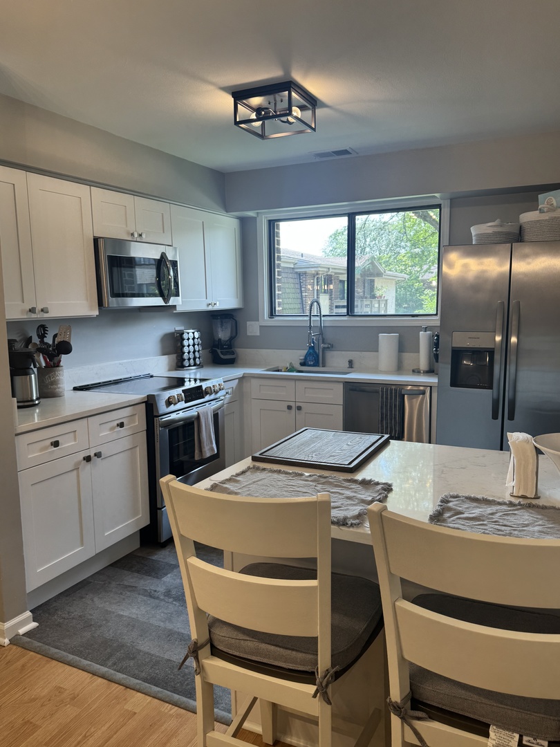 310 W Greenbriar Road 2B