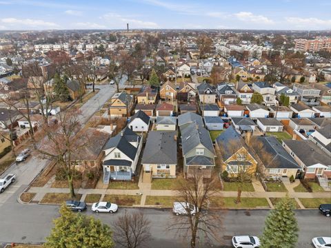 Tiny photo for 2951 N Rutherford Avenue, Chicago, IL 60634 (MLS # 12586980)