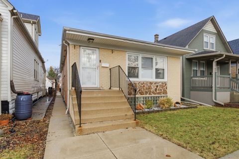 Tiny photo for 2951 N Rutherford Avenue, Chicago, IL 60634 (MLS # 12586980)