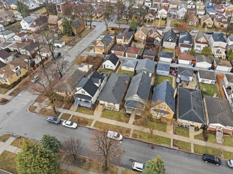 Tiny photo for 2951 N Rutherford Avenue, Chicago, IL 60634 (MLS # 12586980)