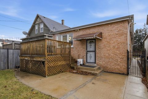 Tiny photo for 2951 N Rutherford Avenue, Chicago, IL 60634 (MLS # 12586980)
