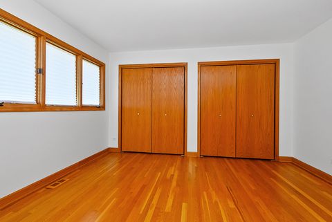Tiny photo for 16237 Lake Villa Avenue, Tinley Park, IL 60477 (MLS # 12654213)