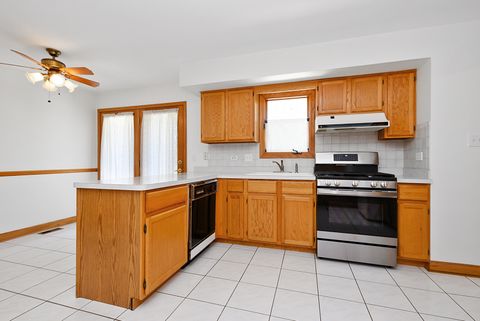 Tiny photo for 16237 Lake Villa Avenue, Tinley Park, IL 60477 (MLS # 12654213)