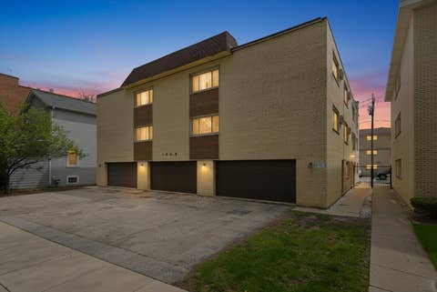 Photo of 1363 Perry Street #2B, Des Plaines, IL 60016 (MLS # 12641701)