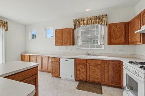Tiny photo for 21331 Windsor Lake Lane, Crest Hill, IL 60403 (MLS # 12750275)
