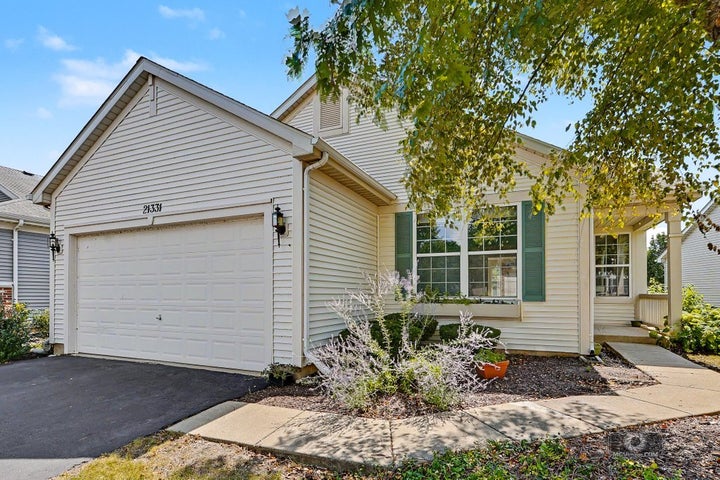 Photo 1 of 34 — 21331 Windsor Lake Lane, Crest Hill, IL 60403