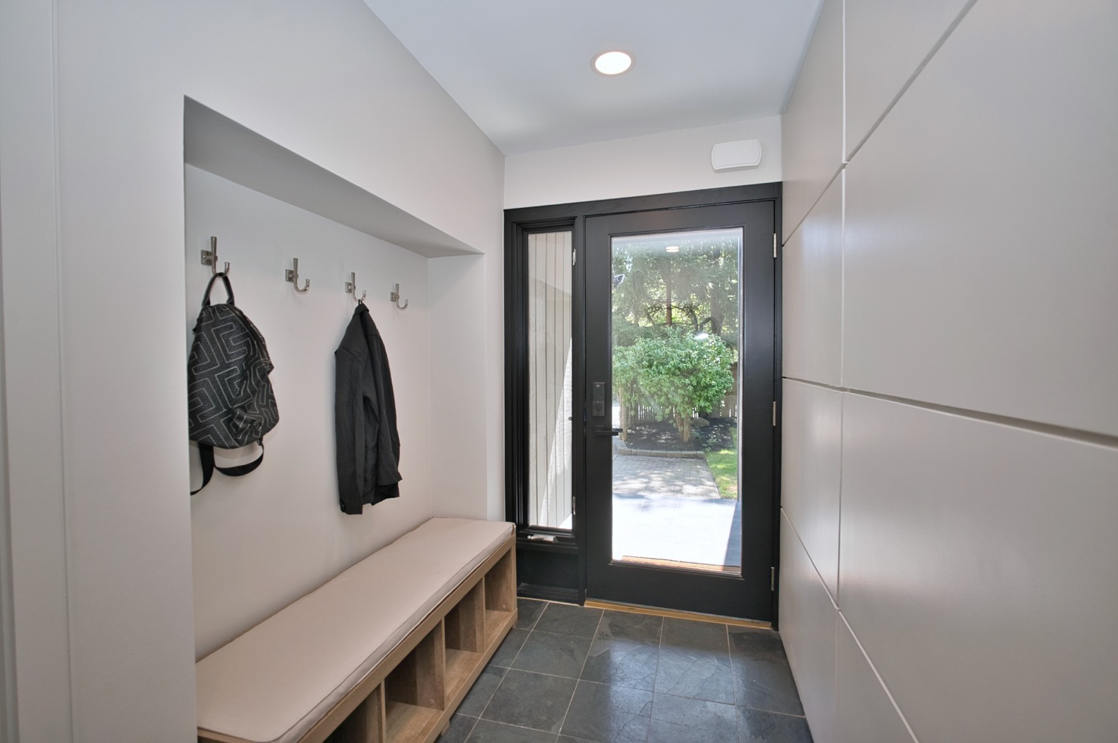 186 W Scranton Avenue