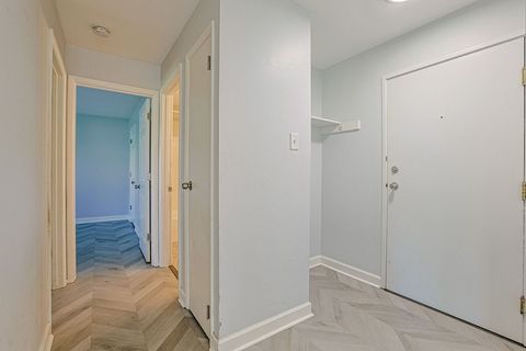 Tiny photo for 673 E Fullerton Avenue #105, Glendale Heights, IL 60139 (MLS # 12628630)