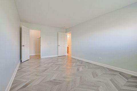 Tiny photo for 673 E Fullerton Avenue #105, Glendale Heights, IL 60139 (MLS # 12628630)