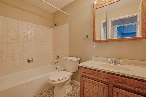 Tiny photo for 673 E Fullerton Avenue #105, Glendale Heights, IL 60139 (MLS # 12628630)