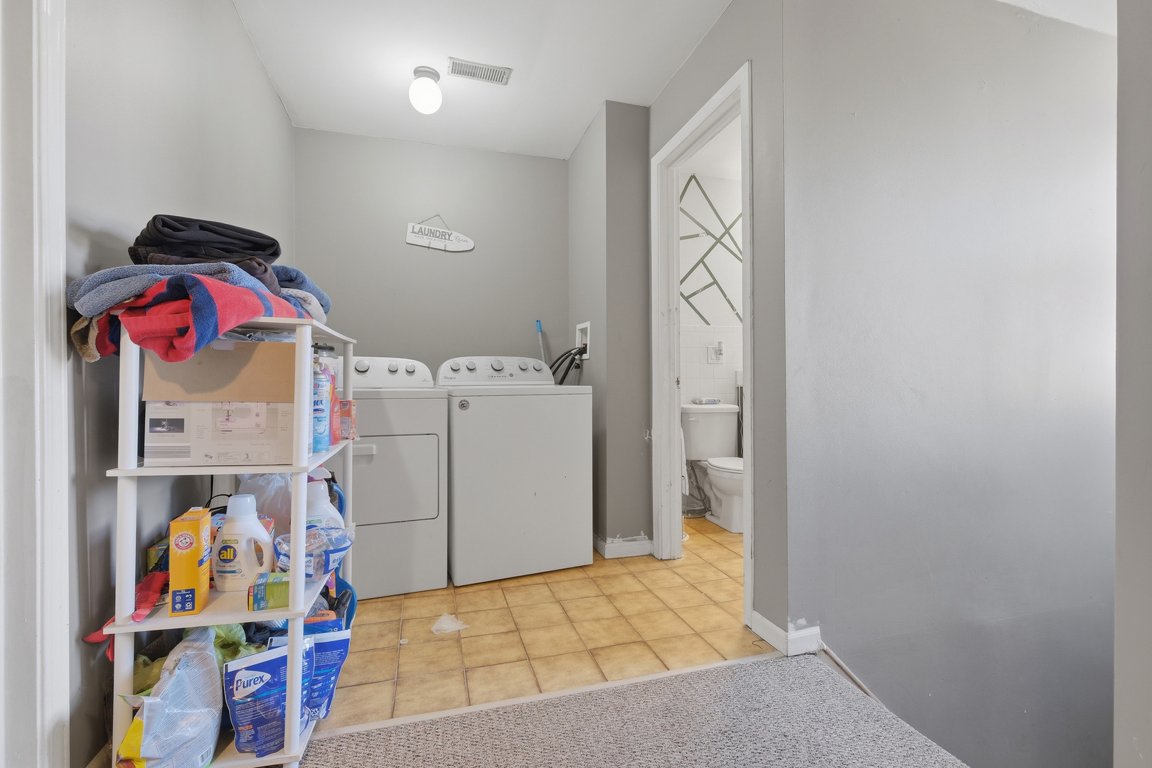 Chicago, Illinois 60634, United States, 3 Bedrooms Bedrooms, ,2 BathroomsBathrooms,Residential,Active,247889