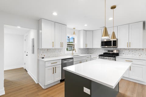 Tiny photo for 7835 Massasoit Avenue, Burbank, IL 60459 (MLS # 12700470)