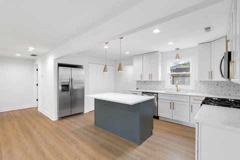 Tiny photo for 7835 Massasoit Avenue, Burbank, IL 60459 (MLS # 12700470)