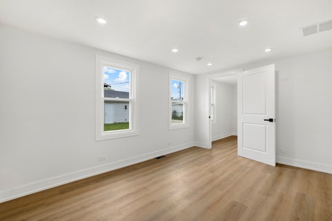 Tiny photo for 7835 Massasoit Avenue, Burbank, IL 60459 (MLS # 12700470)