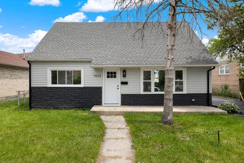 Photo of 7835 Massasoit Avenue, Burbank, IL 60459 (MLS # 12700470)
