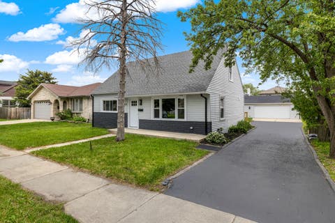 Tiny photo for 7835 Massasoit Avenue, Burbank, IL 60459 (MLS # 12700470)