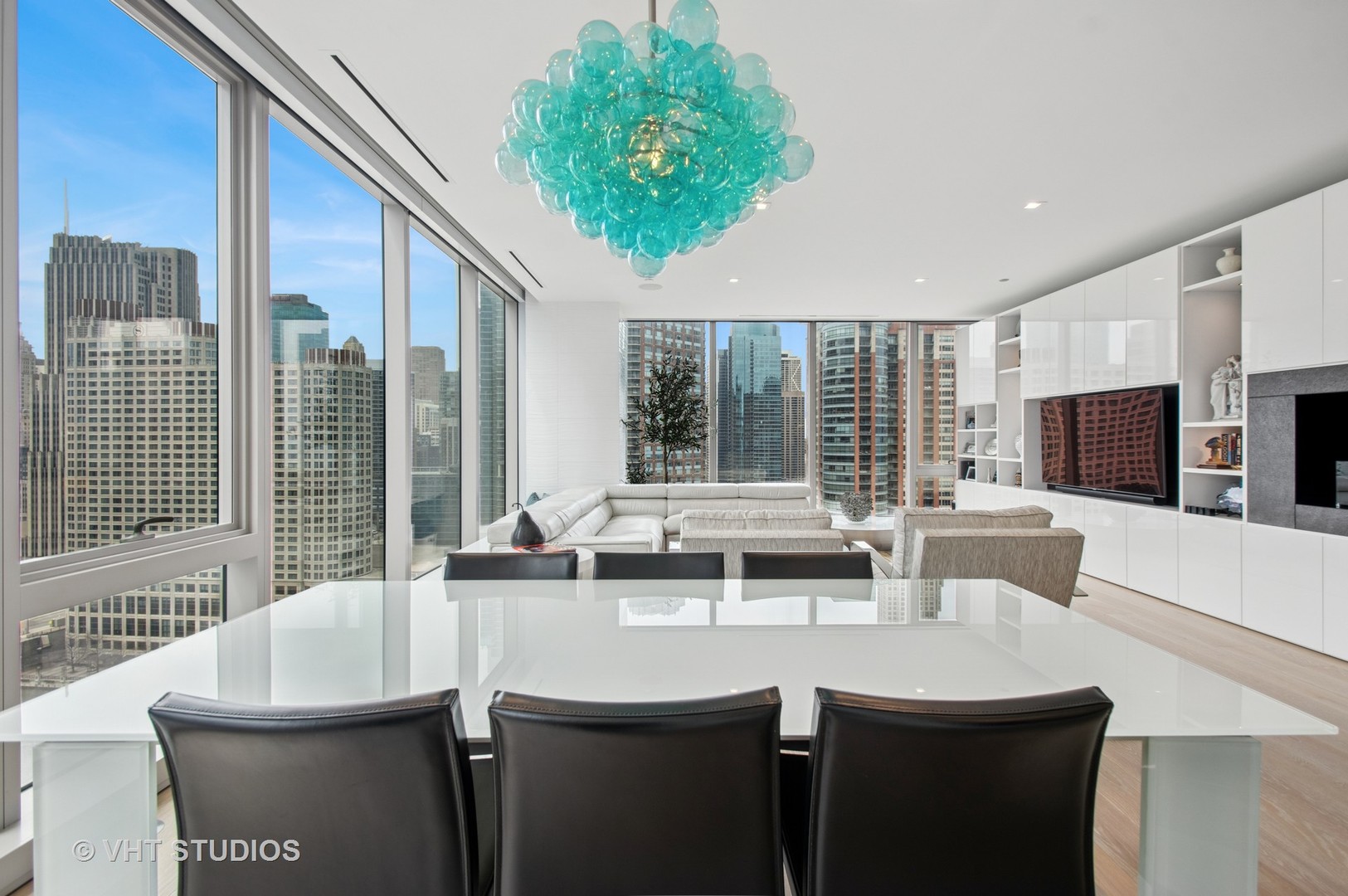 363 E Wacker Drive 1302