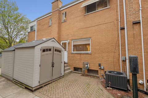 Tiny photo for 706 N Western Avenue #B, Park Ridge, IL 60068 (MLS # 12627179)