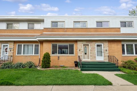 Photo of 706 N Western Avenue #B, Park Ridge, IL 60068 (MLS # 12627179)