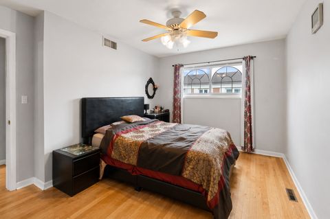 Tiny photo for 706 N Western Avenue #B, Park Ridge, IL 60068 (MLS # 12627179)