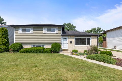 118 S Clarendon Avenue Addison IL 60101
